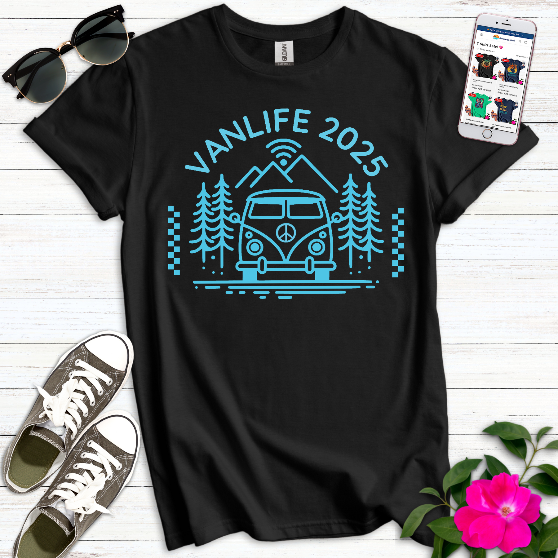 TRAVEL LIFE 2025 Tシャツ TRAVEL LIFE 2025 Tシャツ Tシャツ - WILD BLUE OFFICIAL STORE